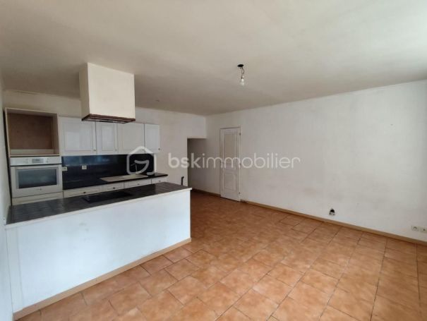 A louer APPARTEMENT T5 145 M2  SAINT PONS DE THOMIERES