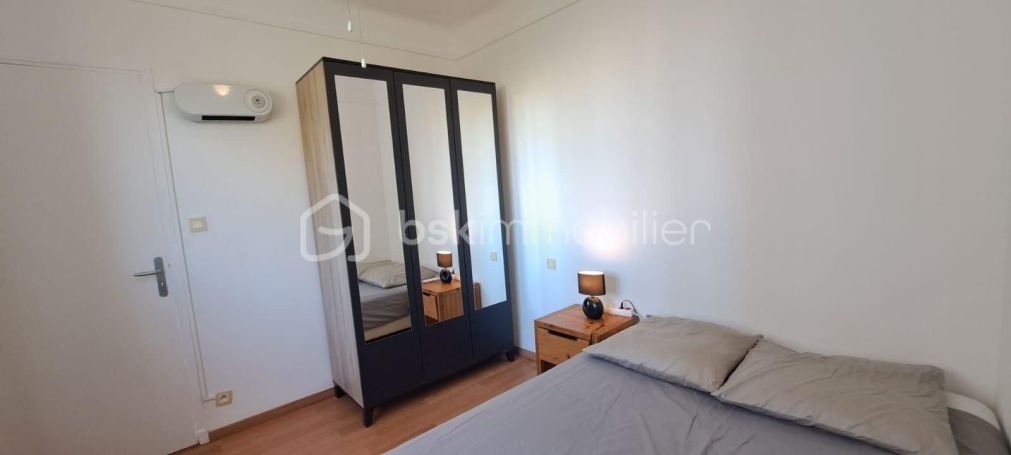 A louer APPARTEMENT T4 56 M2 BORD DE MER TOULON