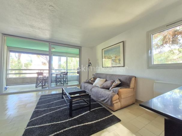 A louer APPARTEMENT T3 50 M2 BORD DE MER HYERES