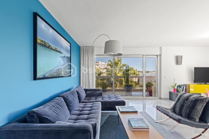 A louer APPARTEMENT DE PRESTIGE T4 105 M2 TERRASSE VUE MER ANTIBES
