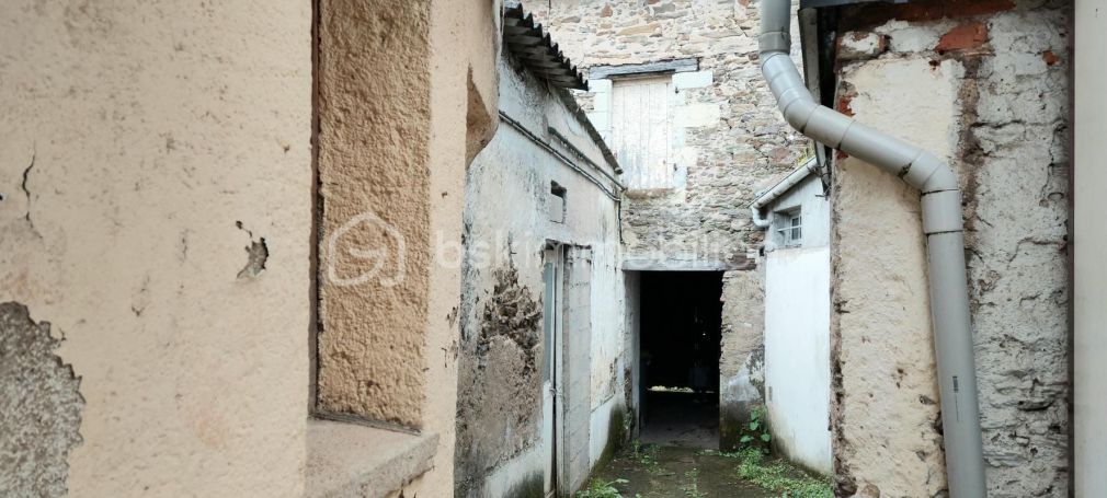 A louer LOFT  3 PIECES 142 M2  SAINT SEBASTIEN SUR LOIRE