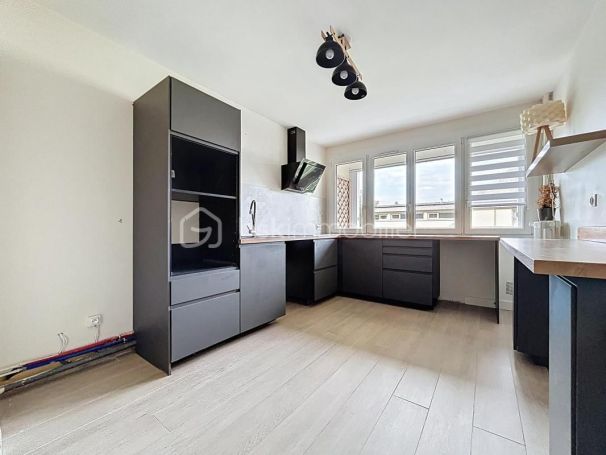 A louer APPARTEMENT T2 63 M2  CAEN