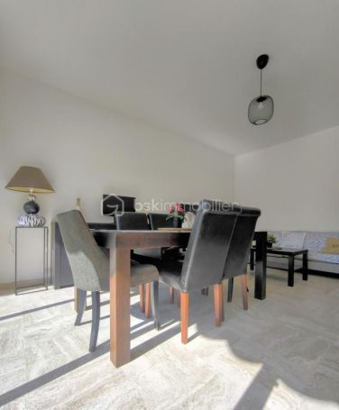 A louer APPARTEMENT T3 70 M2 TERRASSE BORD DE MER JUAN LES PINS