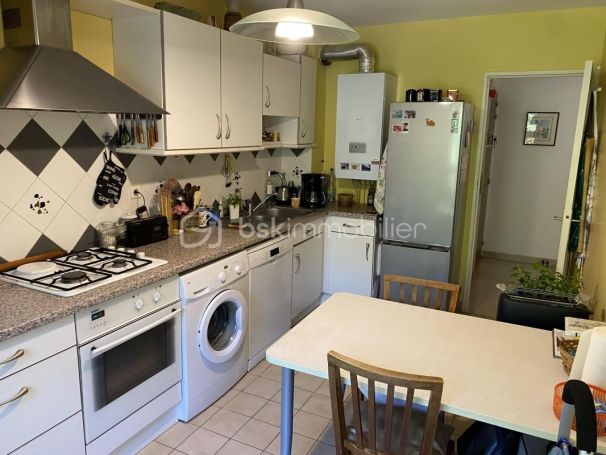 A louer APPARTEMENT T3 70 M2 TERRASSE  NIMES
