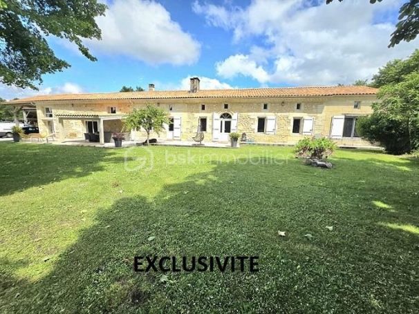 A louer LONGèRE  10 PIECES 379 M2  SAINT EMILION