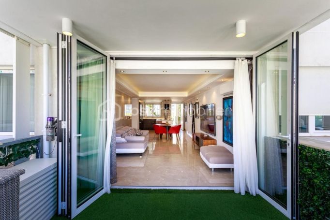 A louer APPARTEMENT DE PRESTIGE T3 65 M2 TERRASSE BORD DE MER NICE