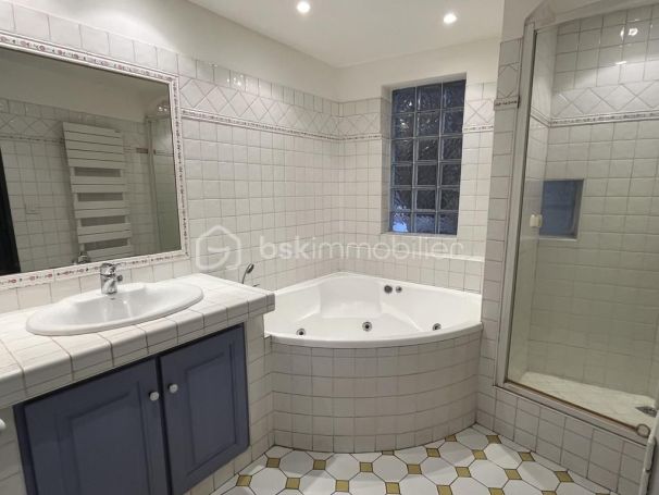 A louer APPARTEMENT DUPLEX T4 81 M2 BORD DE MER ROQUEBRUNE SUR ARGENS