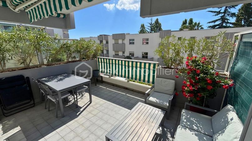 A louer APPARTEMENT T2 54 M2 TERRASSE BORD DE MER ANTIBES