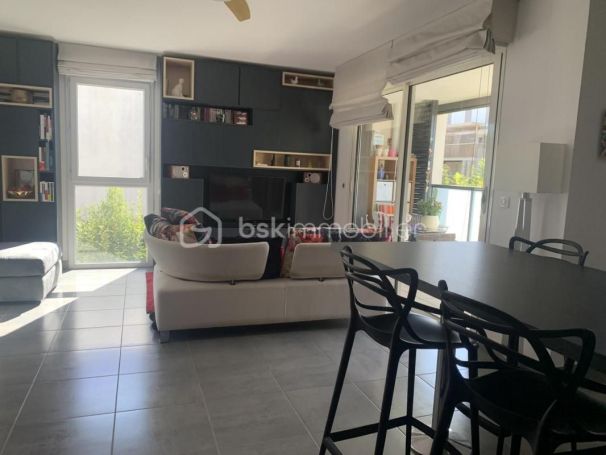 A louer APPARTEMENT T3 66 M2 TERRASSE BORD DE MER LATTES