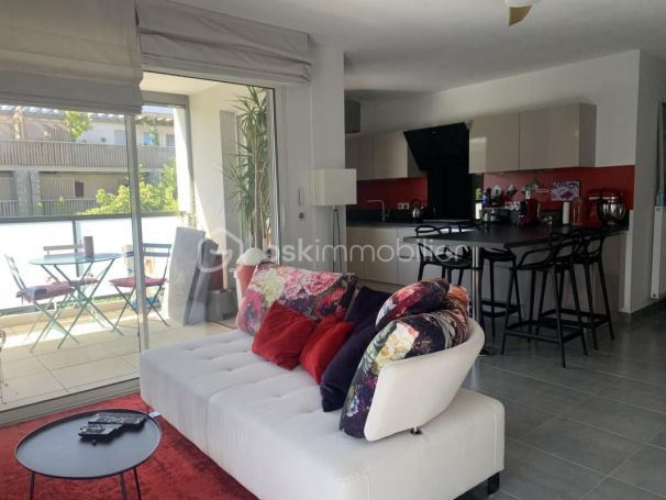 A louer APPARTEMENT T3 66 M2 TERRASSE BORD DE MER LATTES