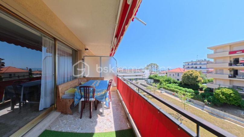A louer APPARTEMENT T3 75 M2 TERRASSE VUE MER ANTIBES