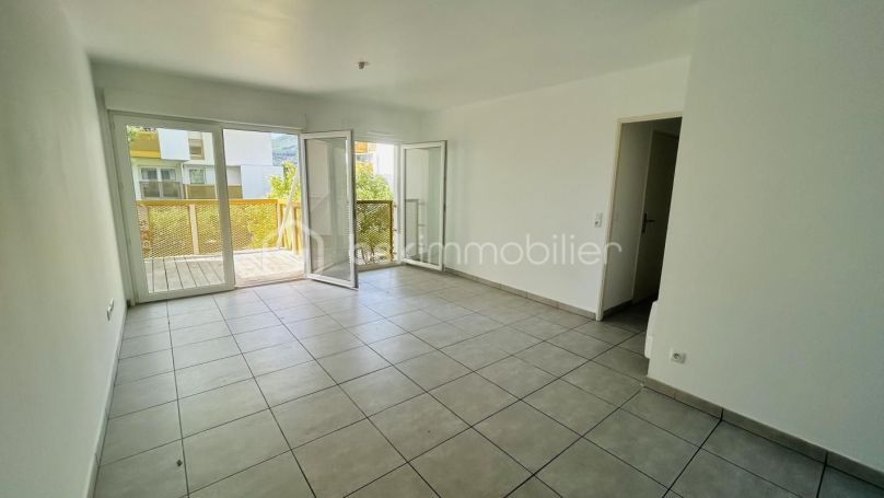 A louer APPARTEMENT T3 57 M2 TERRASSE  LA VALETTE DU VAR