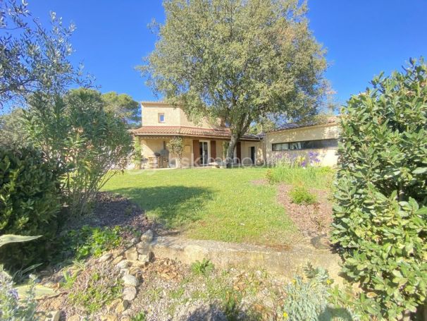 A louer MAISON  6 PIECES 185 M2  POURRIERES