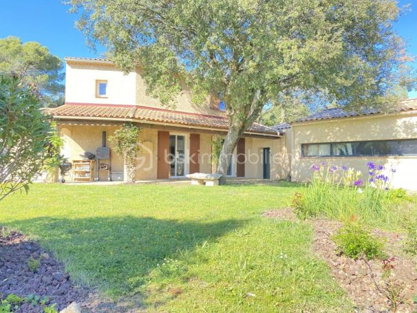A louer MAISON  6 PIECES 185 M2  POURRIERES