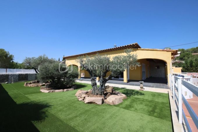A louer MAISON  13 PIECES 190 M2  LA CRAU
