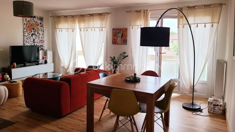 A louer APPARTEMENT T4 65 M2 BORD DE MER TOULON
