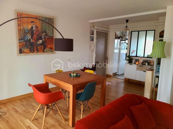 A louer APPARTEMENT T4 65 M2 BORD DE MER TOULON