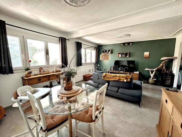 A louer APPARTEMENT T4 64 M2 BORD DE MER TOULON