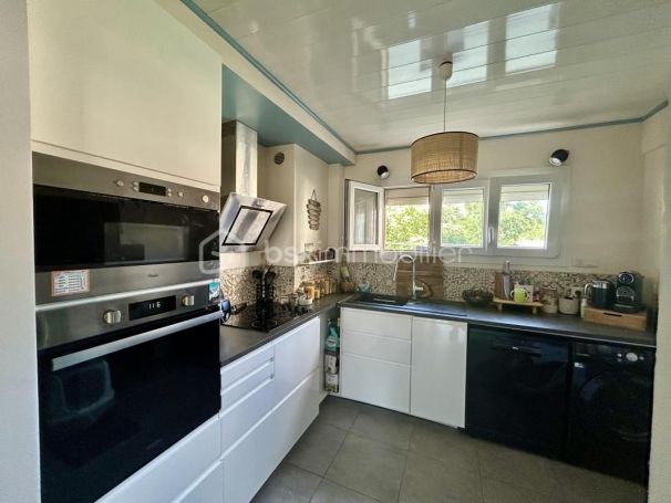 A louer APPARTEMENT T4 64 M2 BORD DE MER TOULON
