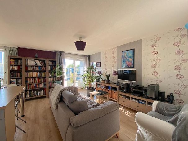 A louer APPARTEMENT T4 83 M2  PESSAC