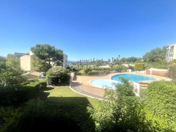 A louer APPARTEMENT T2 30 M2 VUE MER SIX FOURS LES PLAGES