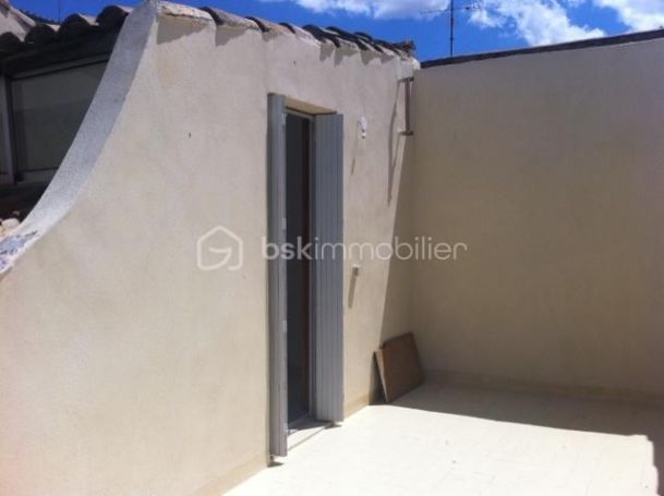 A louer APPARTEMENT T6 134 M2 TERRASSE  NIMES