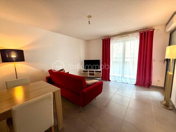 A louer APPARTEMENT DE PRESTIGE T2 42 M2 TERRASSE BORD DE MER CANNES