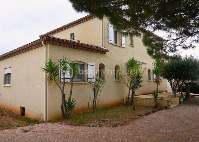 A louer MAISON  7 PIECES 210 M2  CANET
