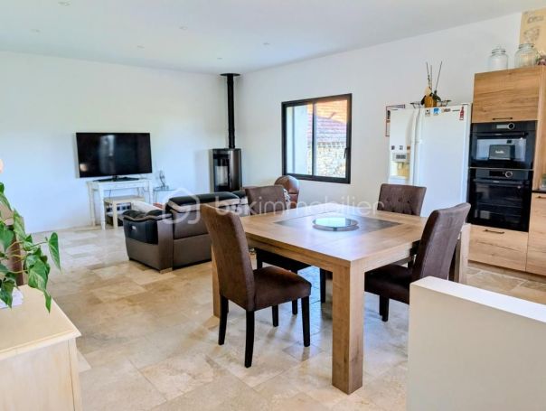 A louer APPARTEMENT T4 116 M2  SAINT JULIEN DE PEYROLAS