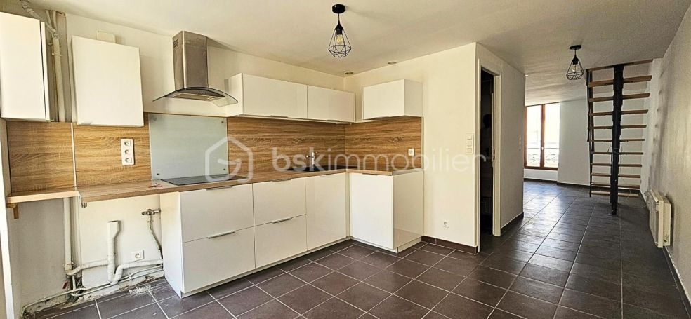 A louer APPARTEMENT DUPLEX T3 64 M2  NIMES