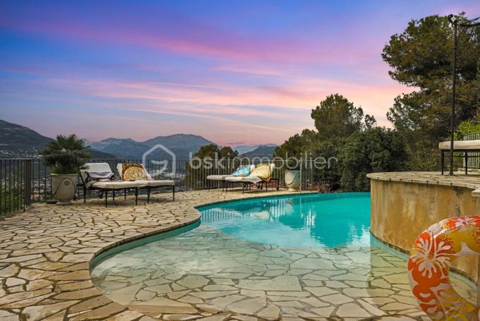 A vendre MAISON  9 PIECES 350 M2  COLOMARS