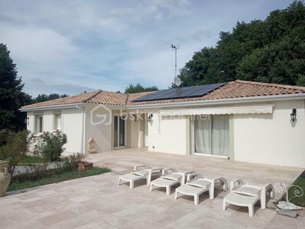 A louer MAISON  6 PIECES 177 M2  SAINT DENIS DE PILE