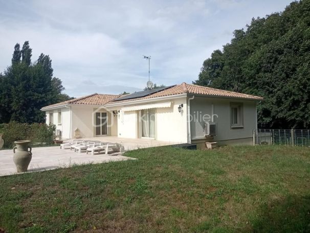 A louer MAISON  6 PIECES 177 M2  SAINT DENIS DE PILE