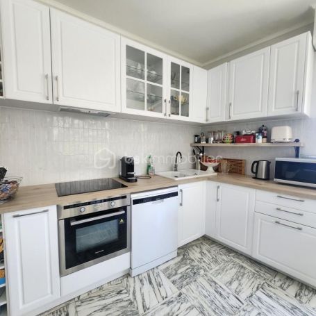 A louer APPARTEMENT T3 70 M2 BORD DE MER NICE