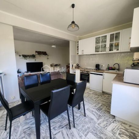 A louer APPARTEMENT T3 70 M2 BORD DE MER NICE