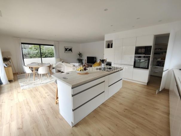 A louer MAISON  4 PIECES 125 M2  MOUSSAN