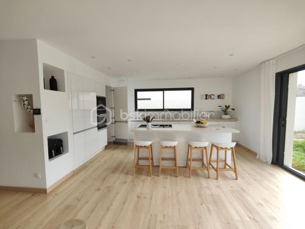 A louer MAISON  4 PIECES 125 M2  MOUSSAN