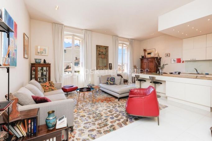 A louer APPARTEMENT T3 97 M2 BORD DE MER CANNES