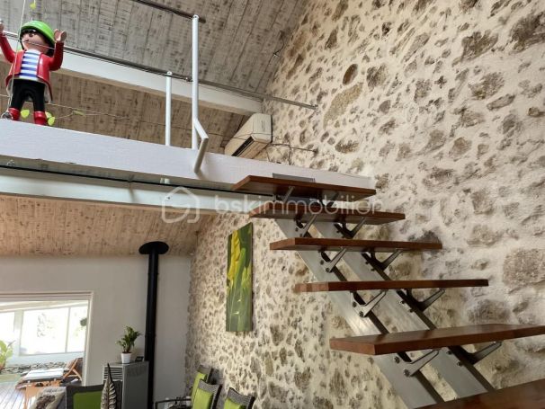 A louer LOFT  5 PIECES 208 M2  BEZIERS