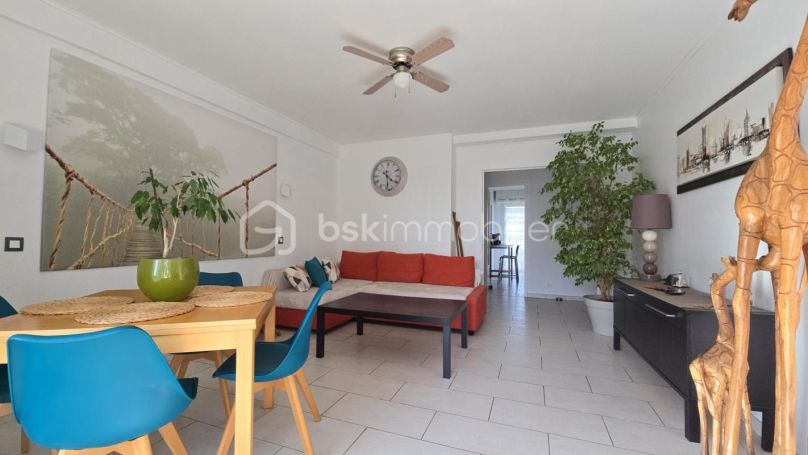 A louer APPARTEMENT T3 72 M2 TERRASSE BORD DE MER TOULON