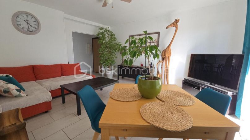 A louer APPARTEMENT T3 72 M2 TERRASSE BORD DE MER TOULON