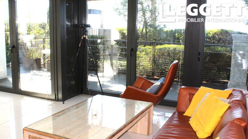 A louer APPARTEMENT T3 73 M2 BORD DE MER ANTIBES