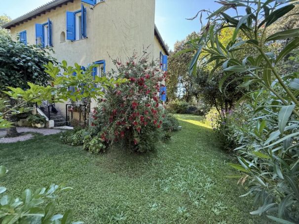 A louer MAISON  DE MAîTRE BORD DE MER VICO