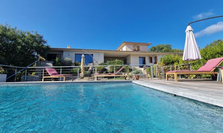 A vendre  Magnifique Propriété 140 M²  Les Hauts de la Testa  ZONZA
