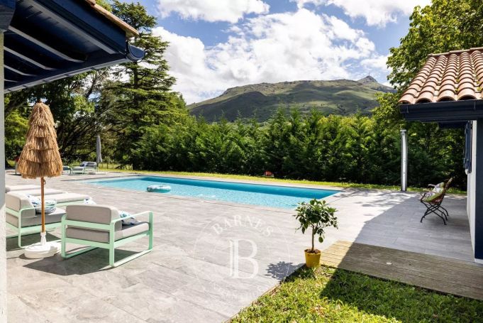 A louer MAISON  6 PIECES 230 M2  ASCAIN