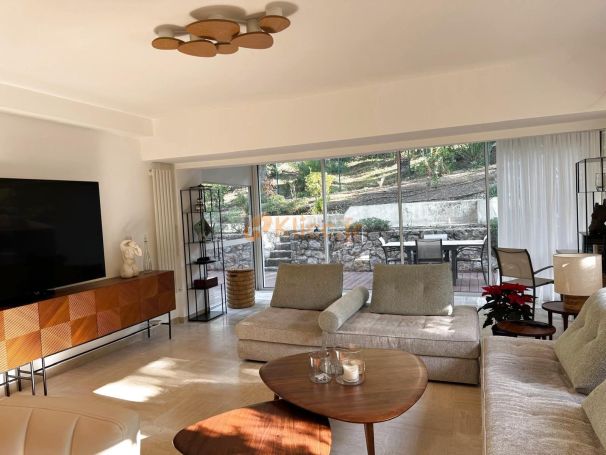 A vendre APPARTEMENT DE PRESTIGE NEUF T3 111 M2 TERRASSE BORD DE MER CANNES centre ville MER