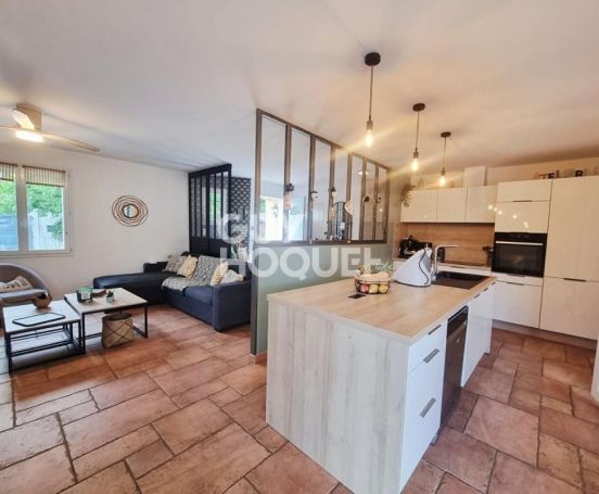 A louer MAISON  5 PIECES 125 M2  SAINT ANDRE DE SANGONIS