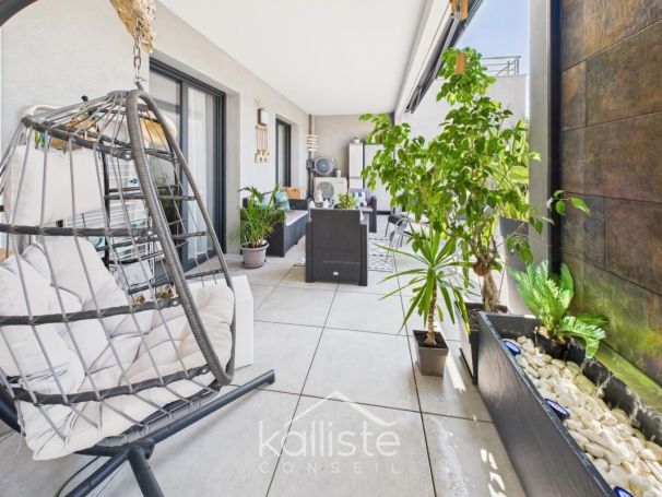 A louer APPARTEMENT DE PRESTIGE T3 71 M2 TERRASSE BORD DE MER AJACCIO