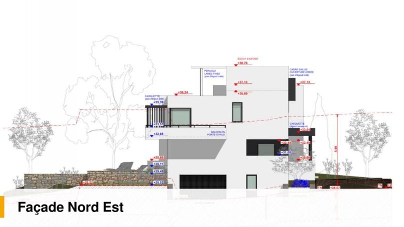 A louer MAISON  8 PIECES 455 M2 BORD DE MER GRIMAUD