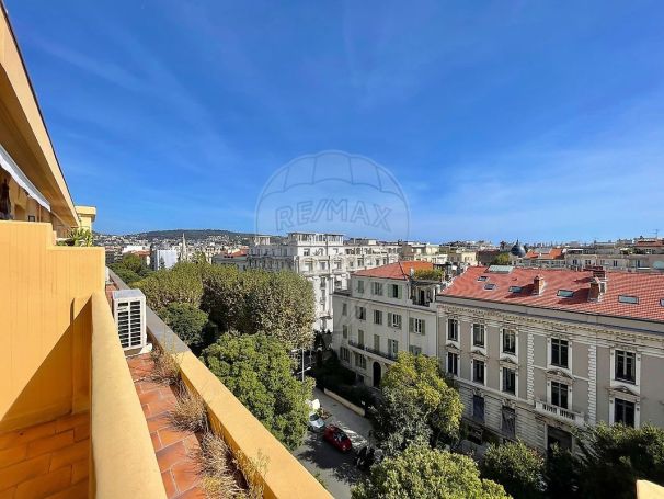 A louer APPARTEMENT DE PRESTIGE T3 88 M2 BORD DE MER NICE